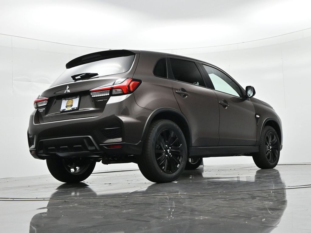 Mitsubishi Outlander Sport Vehicle Full-screen Gallery Image 20