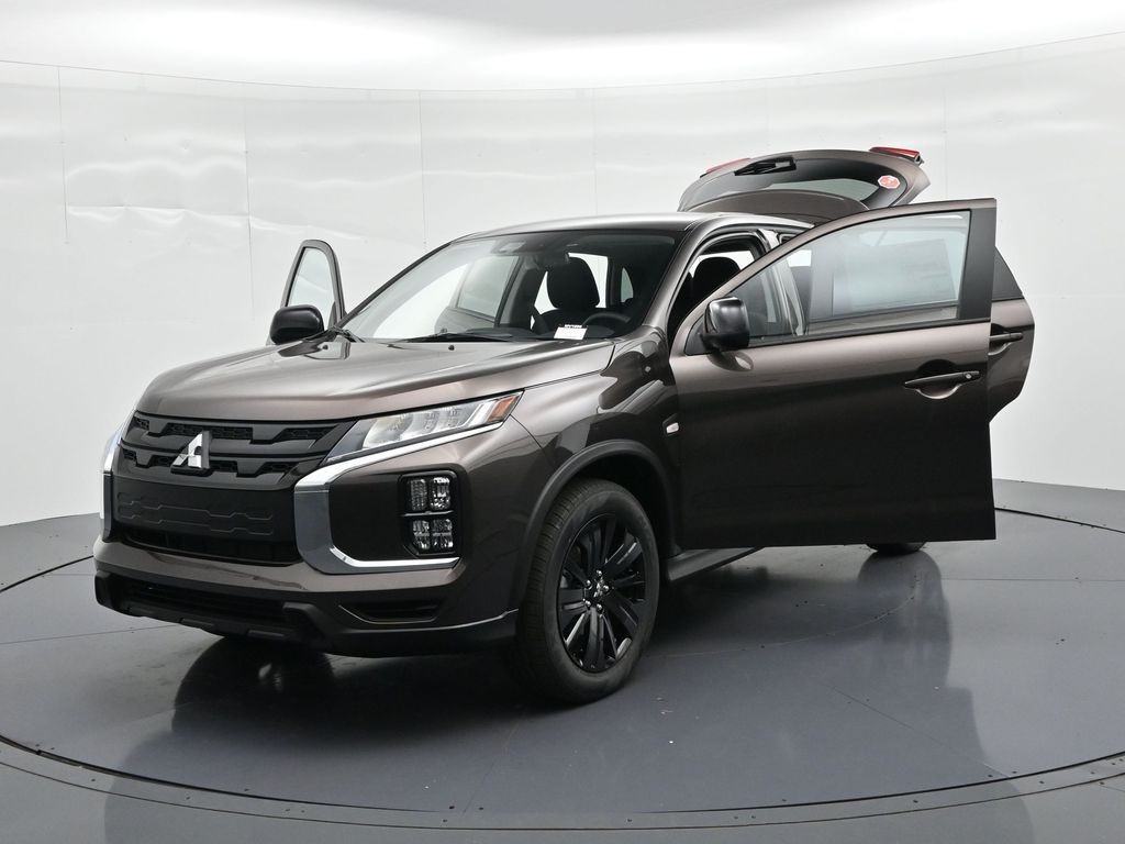 Mitsubishi Outlander Sport Vehicle Full-screen Gallery Image 24