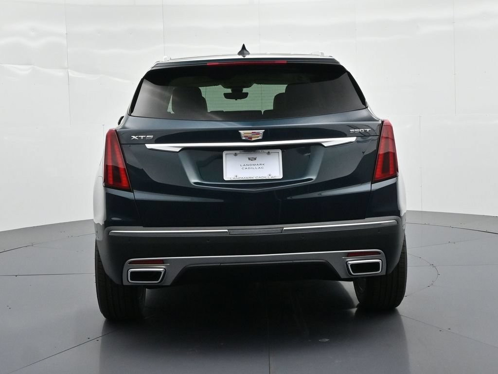 Cadillac XT5 Vehicle Full-screen Gallery Image 6