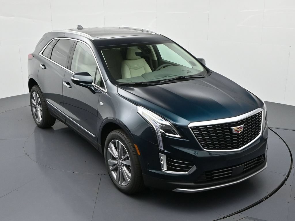 Cadillac XT5 Vehicle Full-screen Gallery Image 17