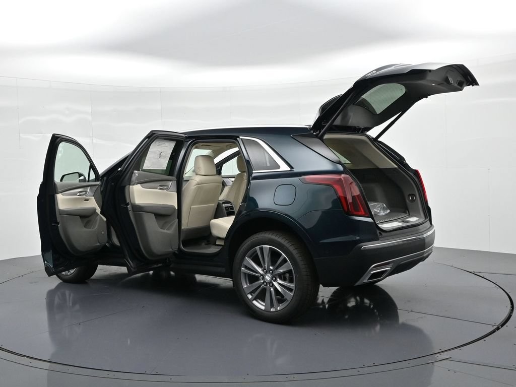 Cadillac XT5 Vehicle Full-screen Gallery Image 26