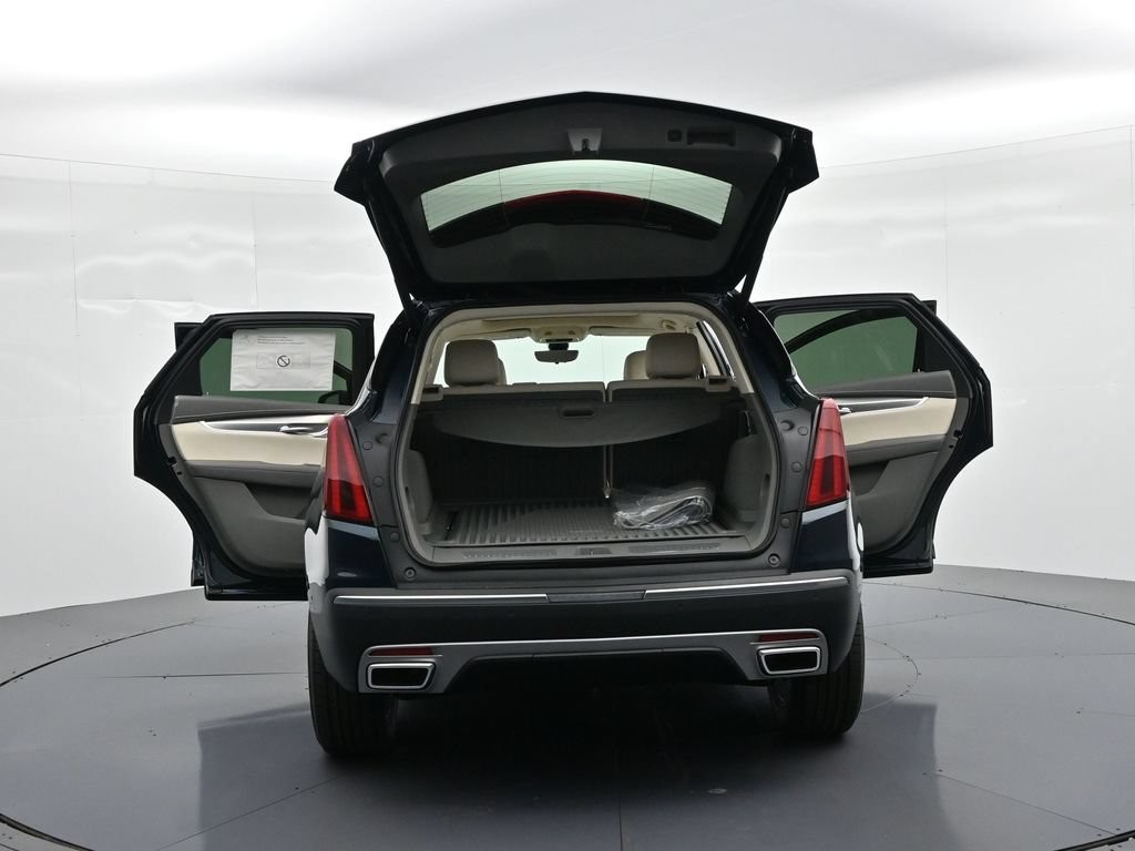 Cadillac XT5 Vehicle Full-screen Gallery Image 28