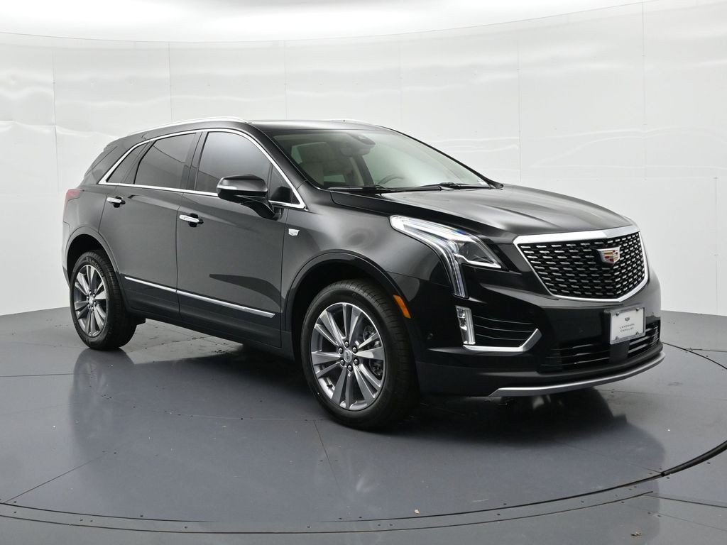 Cadillac XT5 Vehicle Full-screen Gallery Image 3