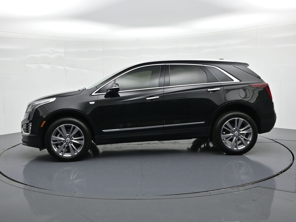 Cadillac XT5 Vehicle Full-screen Gallery Image 8