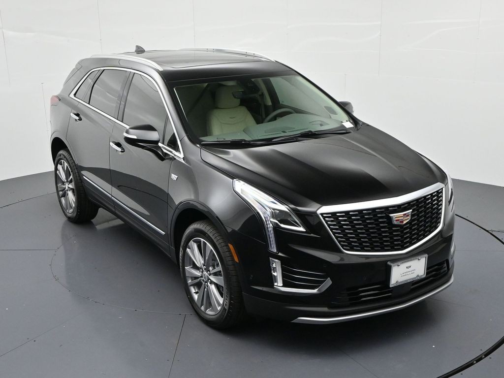 Cadillac XT5 Vehicle Full-screen Gallery Image 16