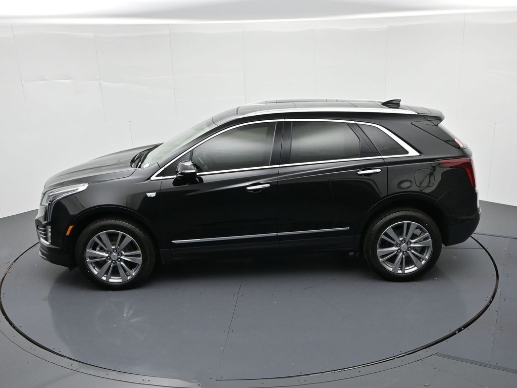 Cadillac XT5 Vehicle Full-screen Gallery Image 19