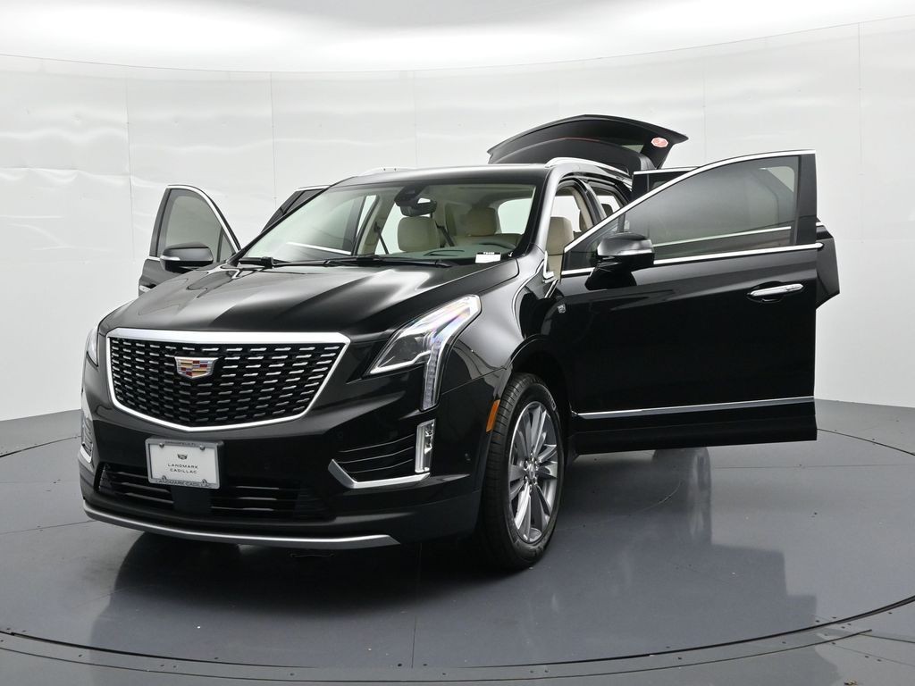 Cadillac XT5 Vehicle Full-screen Gallery Image 26