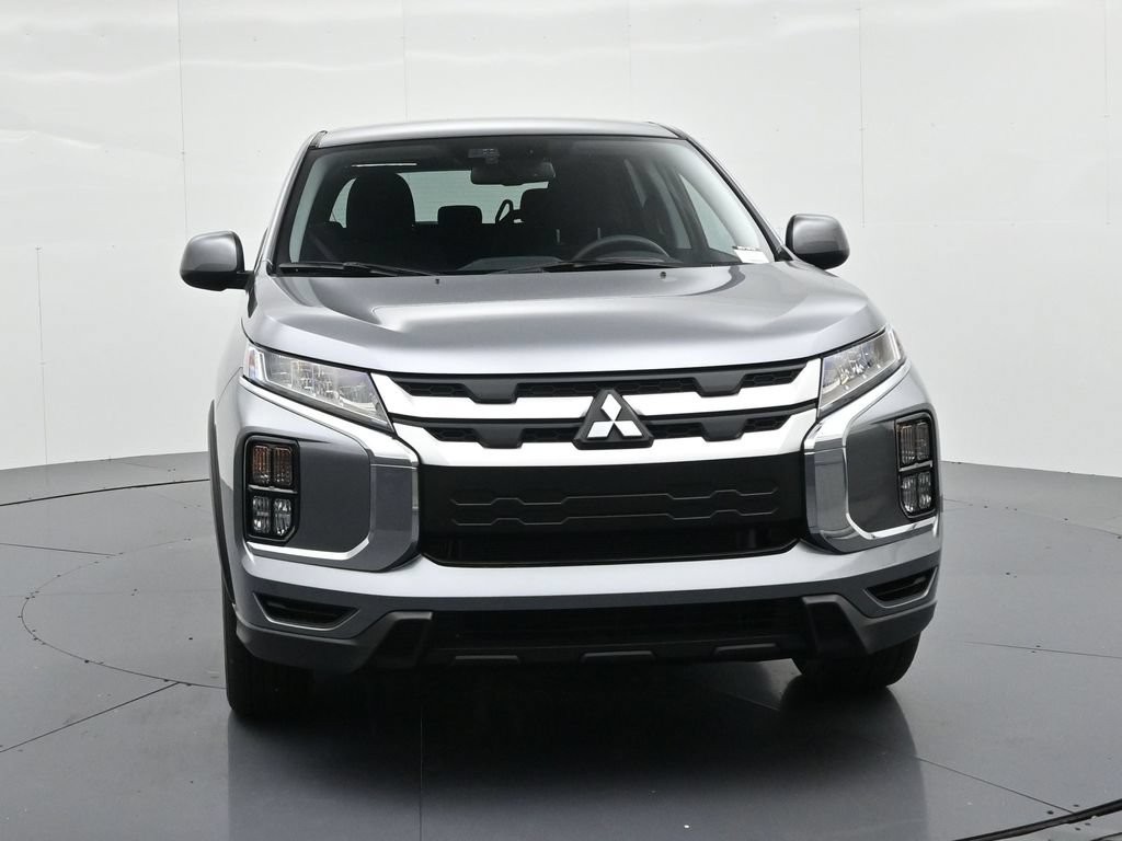Mitsubishi Outlander Sport Vehicle Full-screen Gallery Image 2