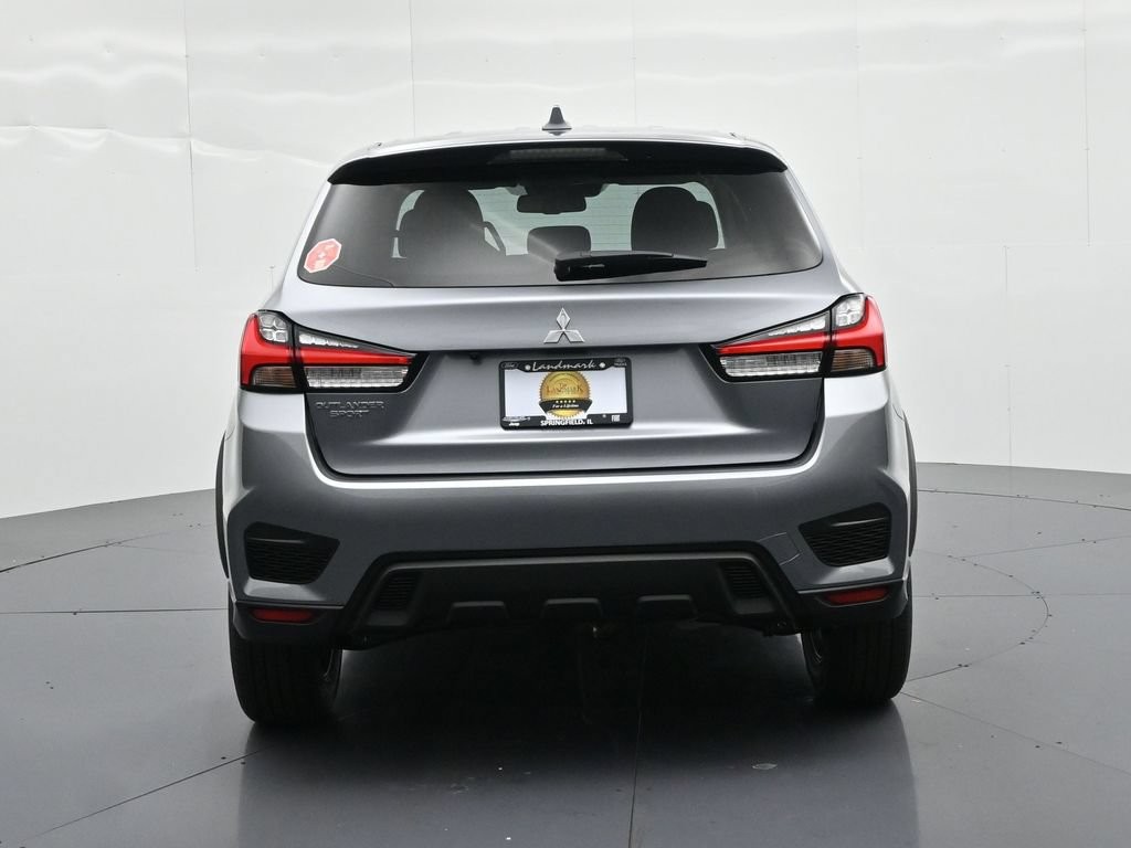Mitsubishi Outlander Sport Vehicle Full-screen Gallery Image 6