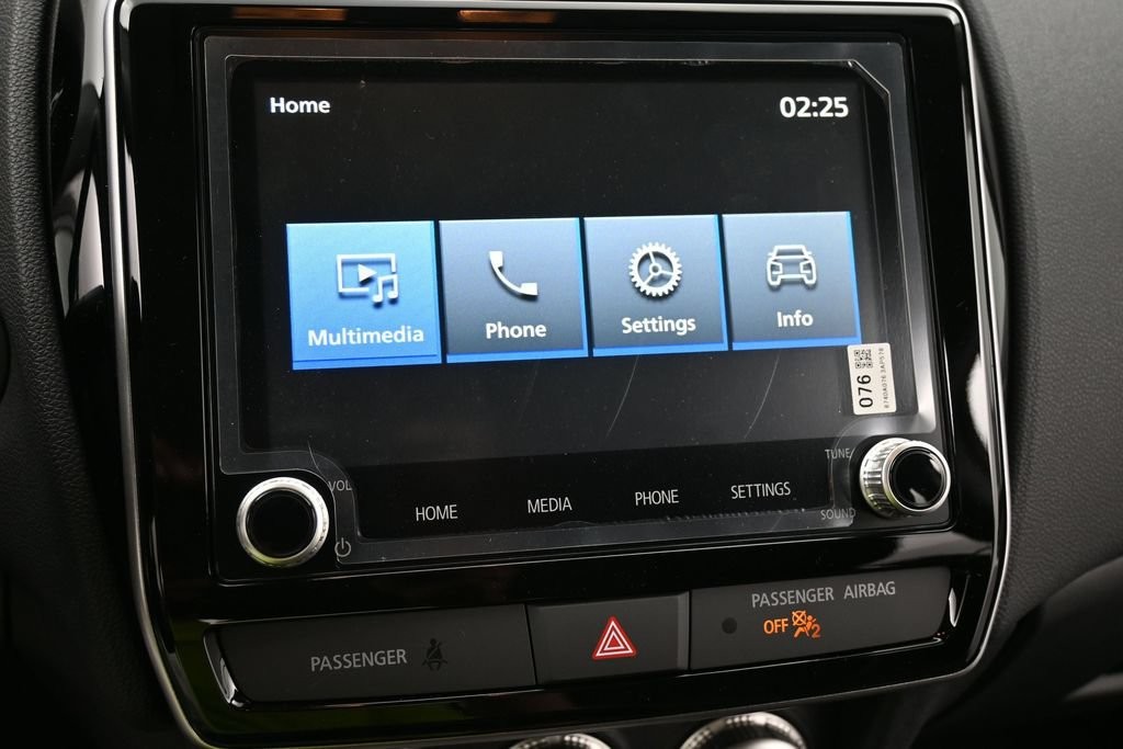 Mitsubishi Outlander Sport Vehicle Full-screen Gallery Image 9