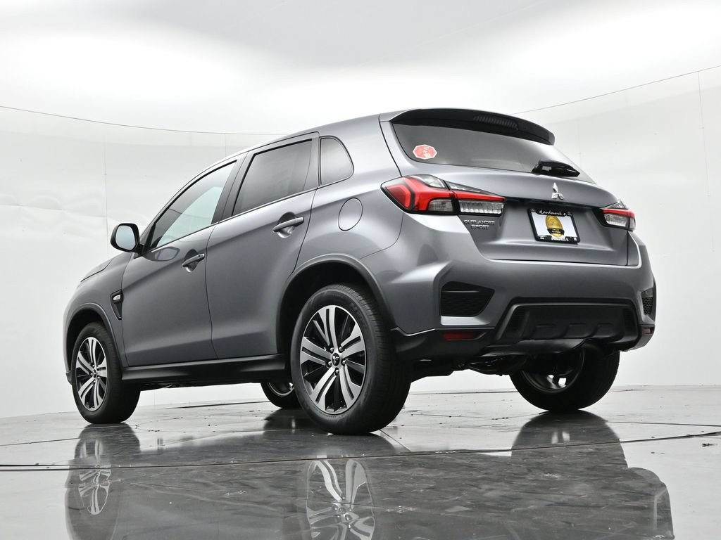 Mitsubishi Outlander Sport Vehicle Full-screen Gallery Image 18