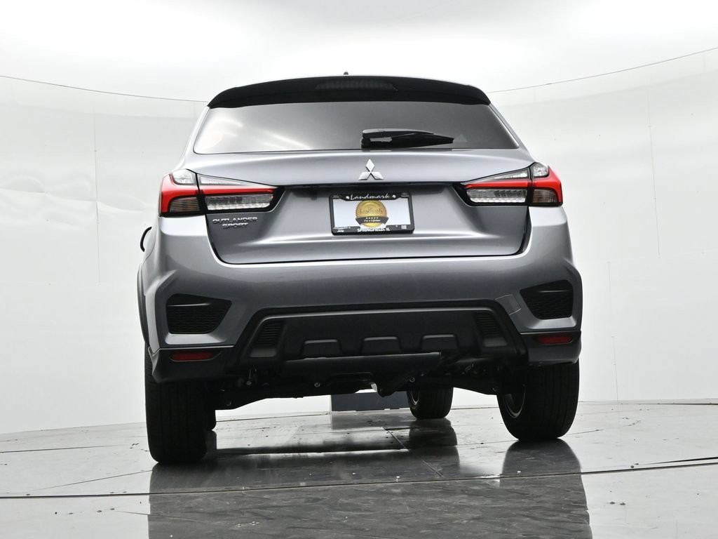 Mitsubishi Outlander Sport Vehicle Full-screen Gallery Image 19