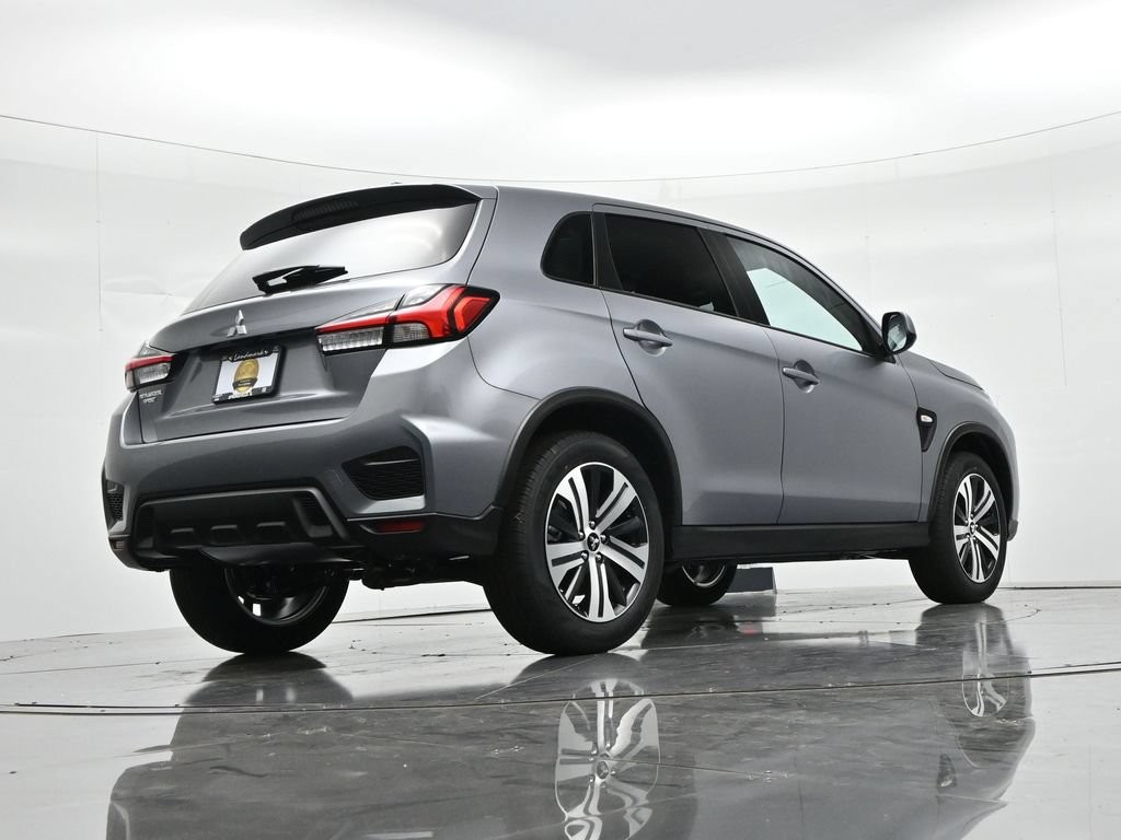 Mitsubishi Outlander Sport Vehicle Full-screen Gallery Image 20
