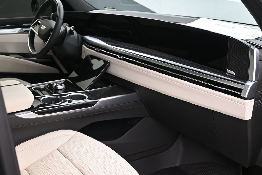 Cadillac Escalade Vehicle Full-screen Gallery Image 9