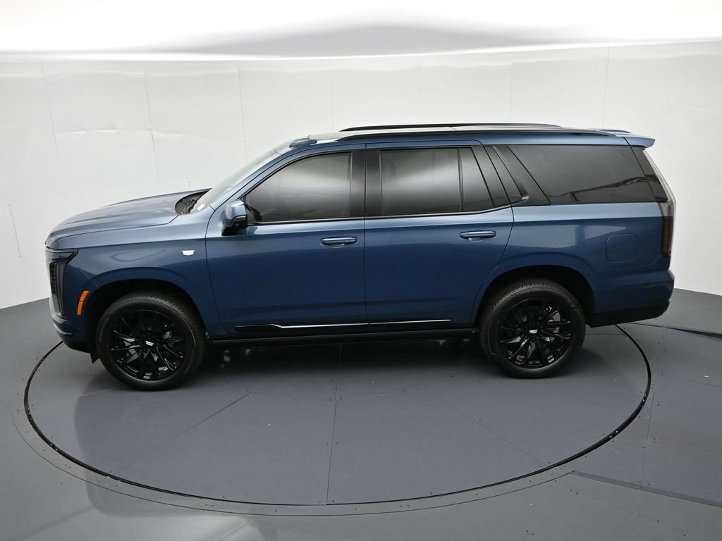 Cadillac Escalade Vehicle Full-screen Gallery Image 22