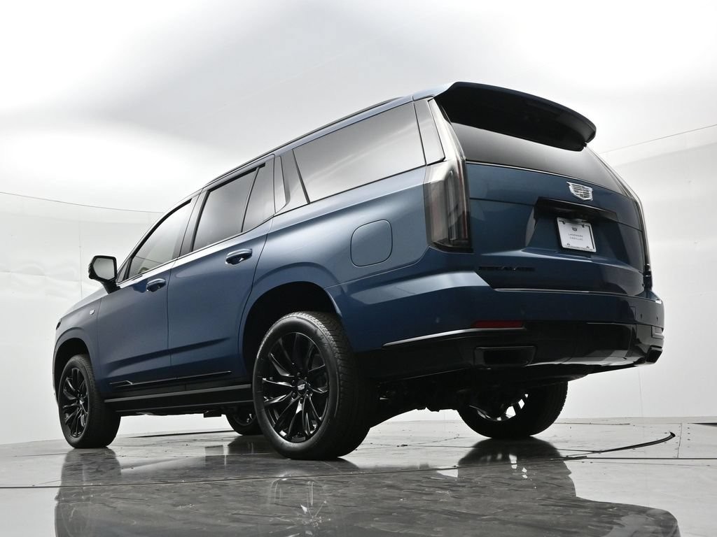 Cadillac Escalade Vehicle Full-screen Gallery Image 23