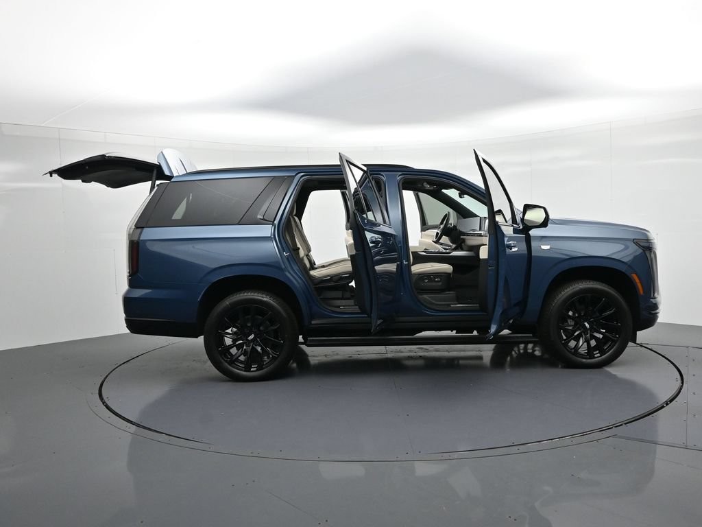 Cadillac Escalade Vehicle Full-screen Gallery Image 27