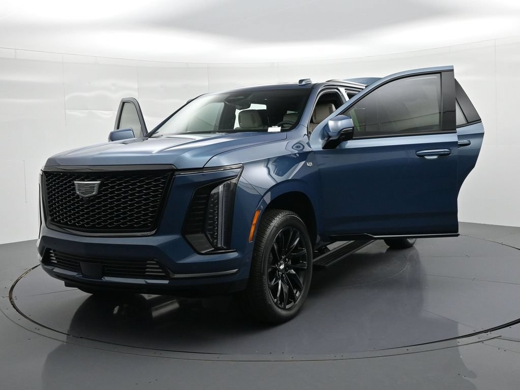 Cadillac Escalade Vehicle Full-screen Gallery Image 29