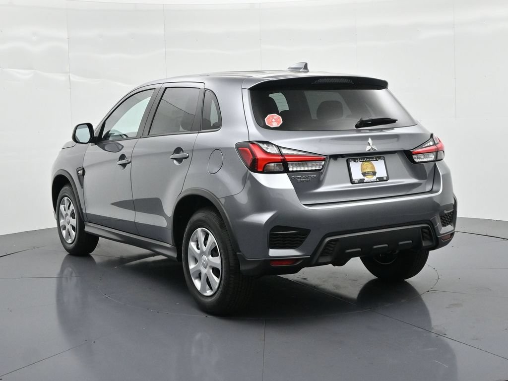 Mitsubishi Outlander Sport Vehicle Full-screen Gallery Image 7