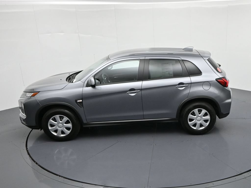 Mitsubishi Outlander Sport Vehicle Full-screen Gallery Image 17