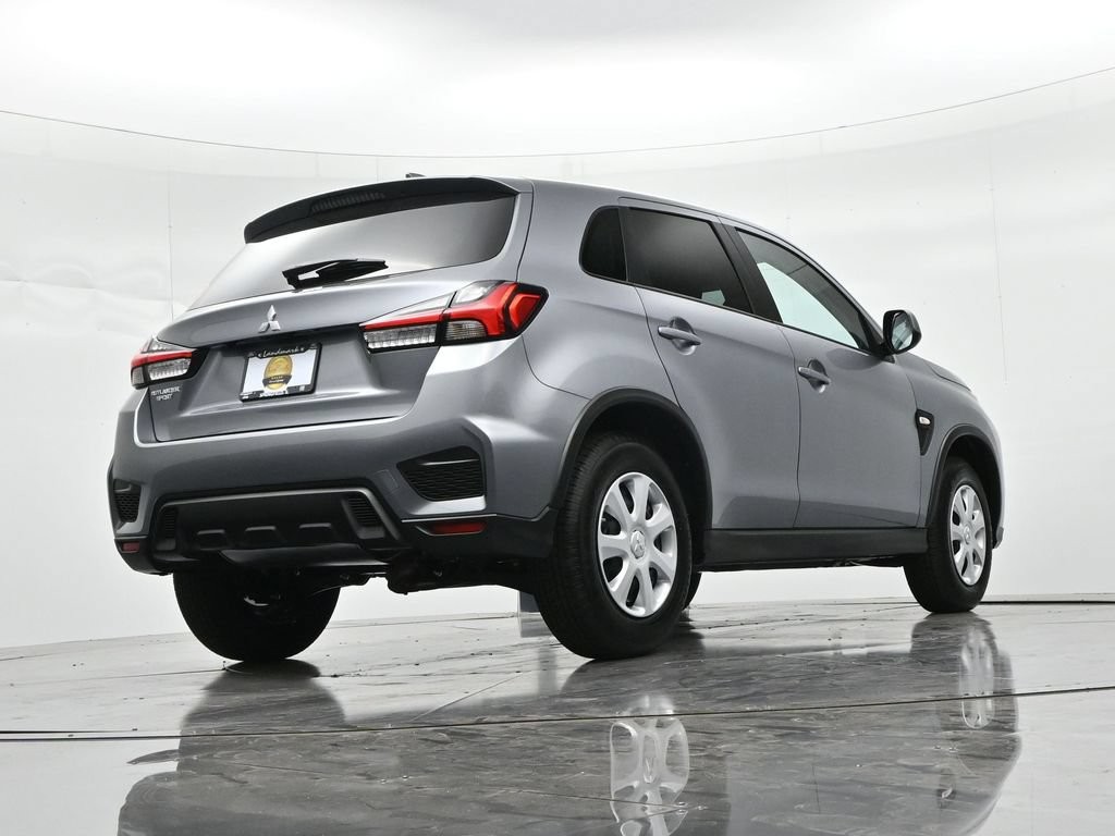 Mitsubishi Outlander Sport Vehicle Full-screen Gallery Image 20