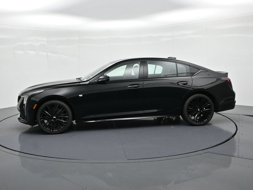 Cadillac CT5 Vehicle Full-screen Gallery Image 8