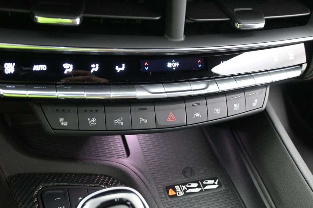 Cadillac CT5 Vehicle Full-screen Gallery Image 11