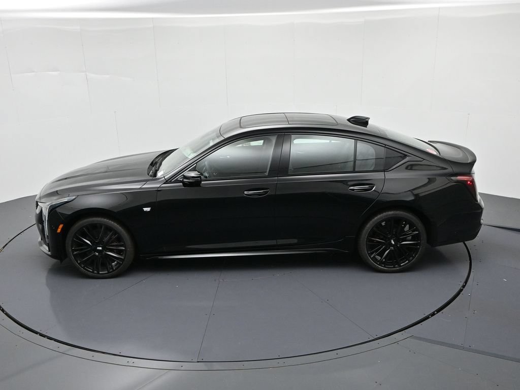 Cadillac CT5 Vehicle Full-screen Gallery Image 18