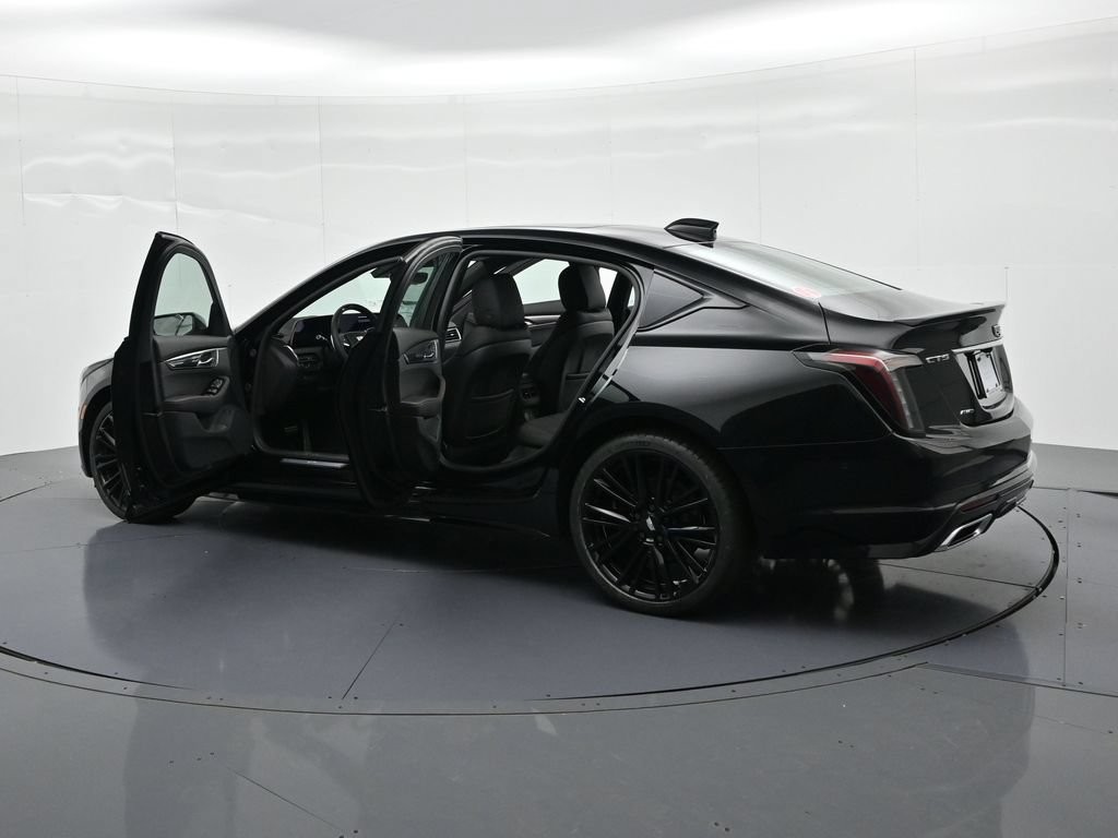 Cadillac CT5 Vehicle Full-screen Gallery Image 24