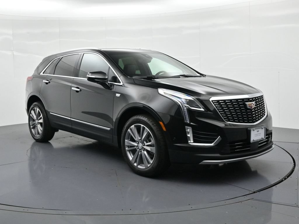 Cadillac XT5 Vehicle Full-screen Gallery Image 3