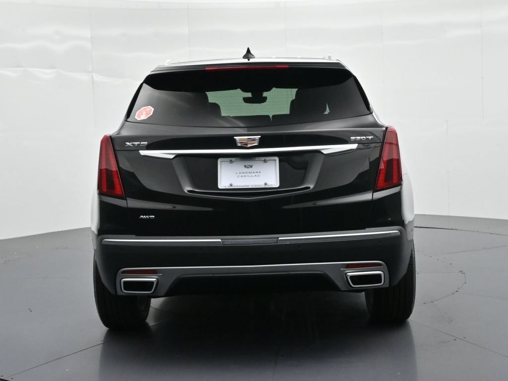 Cadillac XT5 Vehicle Full-screen Gallery Image 6