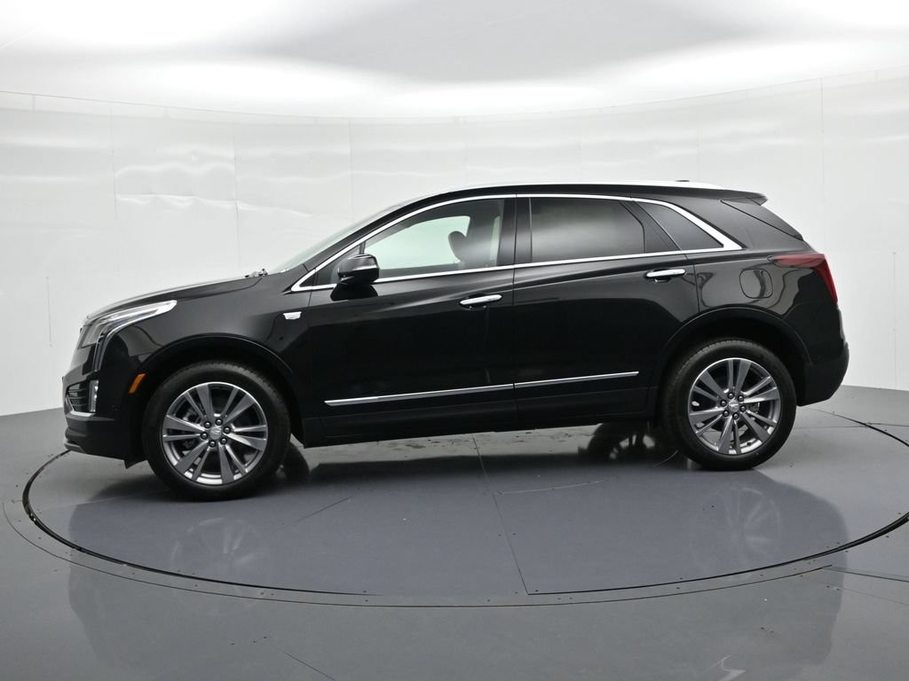 Cadillac XT5 Vehicle Full-screen Gallery Image 8