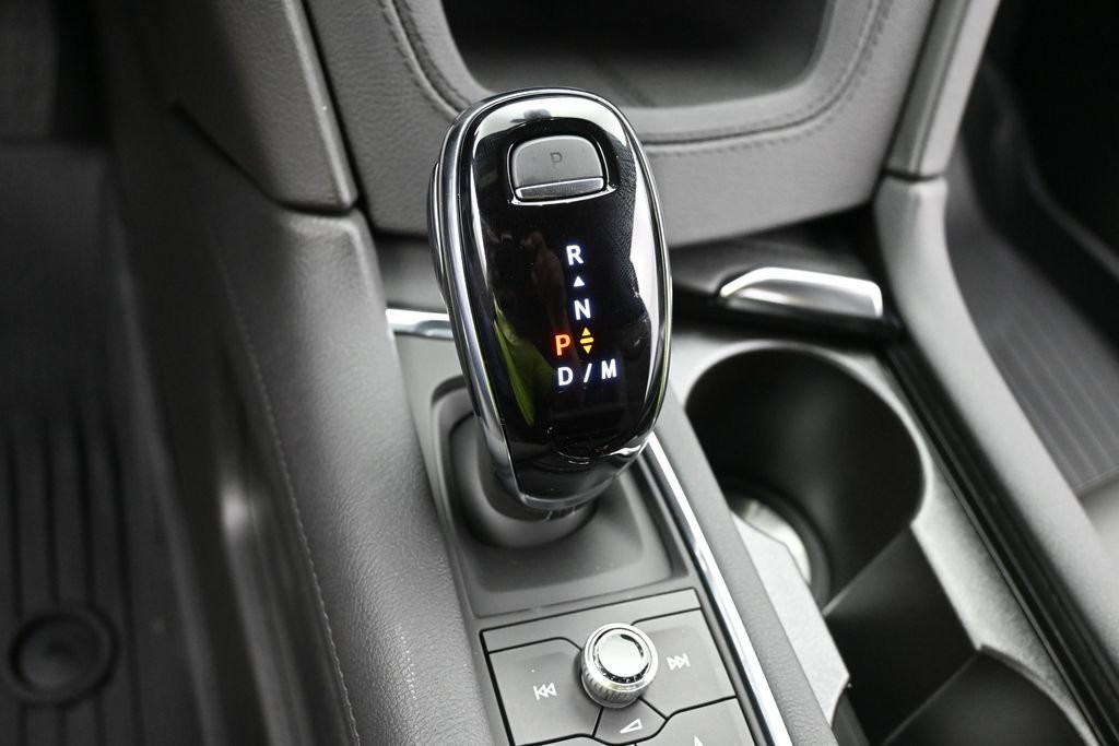 Cadillac XT5 Vehicle Full-screen Gallery Image 12