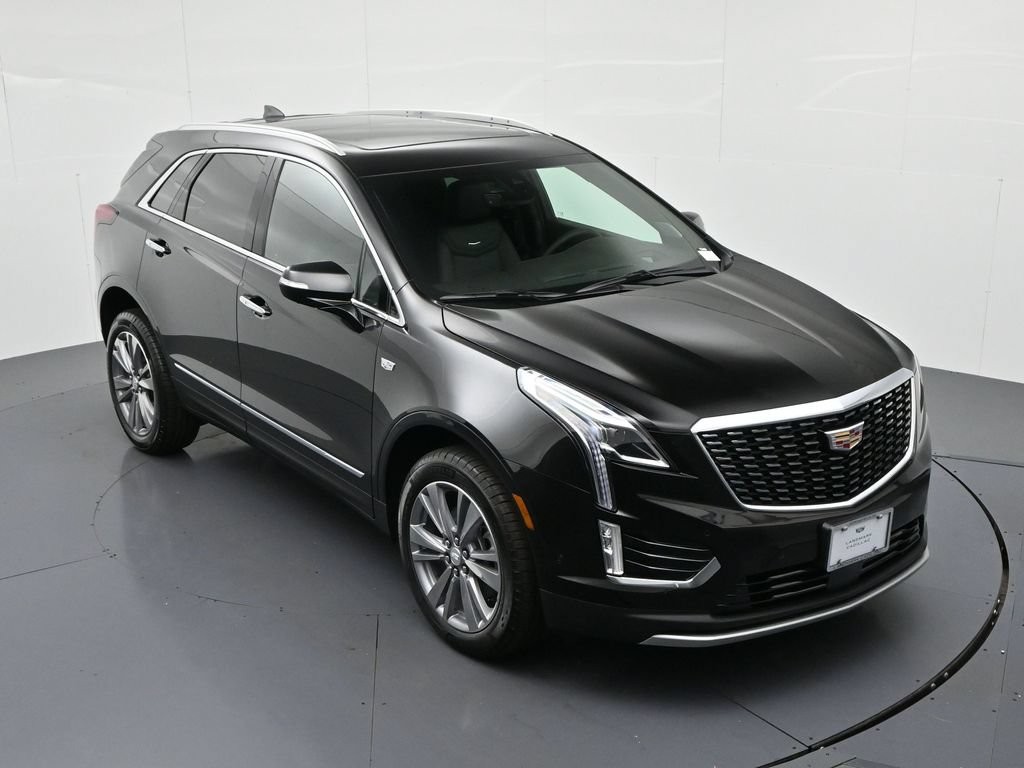Cadillac XT5 Vehicle Full-screen Gallery Image 16