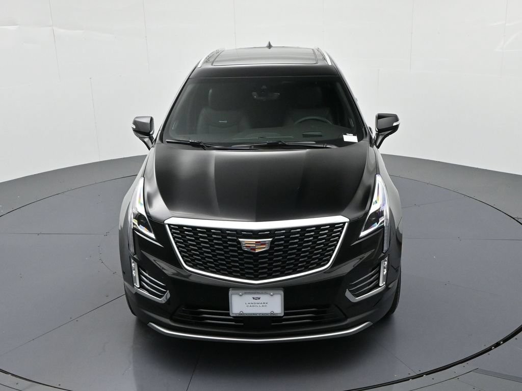 Cadillac XT5 Vehicle Full-screen Gallery Image 17