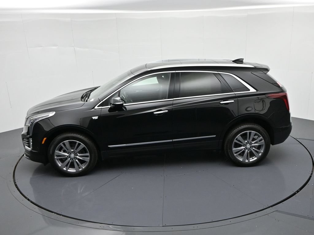 Cadillac XT5 Vehicle Full-screen Gallery Image 19