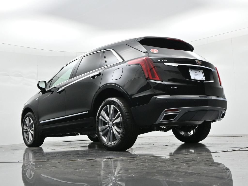 Cadillac XT5 Vehicle Full-screen Gallery Image 20