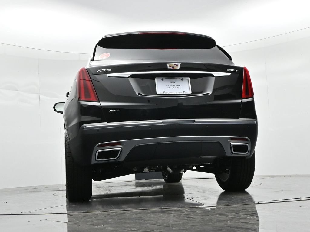 Cadillac XT5 Vehicle Full-screen Gallery Image 21