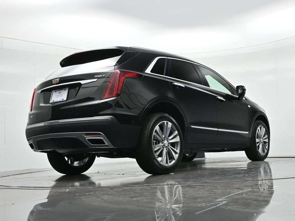 Cadillac XT5 Vehicle Full-screen Gallery Image 22