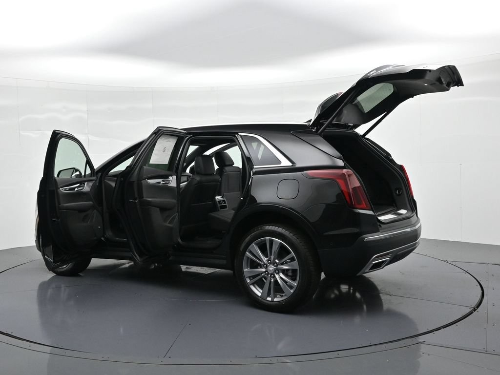 Cadillac XT5 Vehicle Full-screen Gallery Image 25
