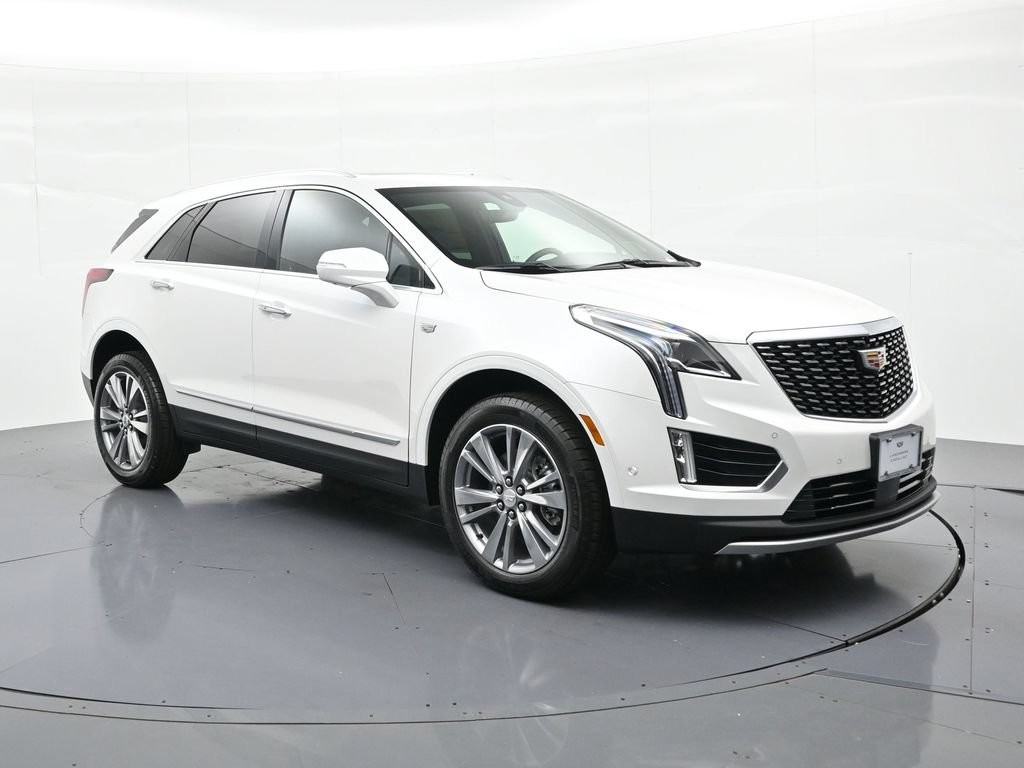 Cadillac XT5 Vehicle Full-screen Gallery Image 3