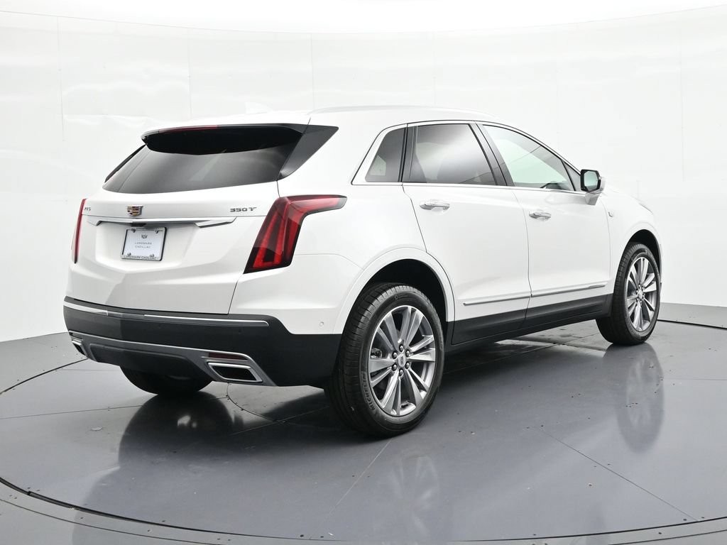 Cadillac XT5 Vehicle Full-screen Gallery Image 5