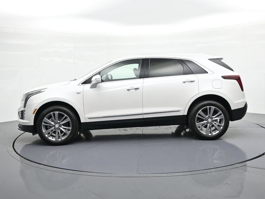 Cadillac XT5 Vehicle Full-screen Gallery Image 8