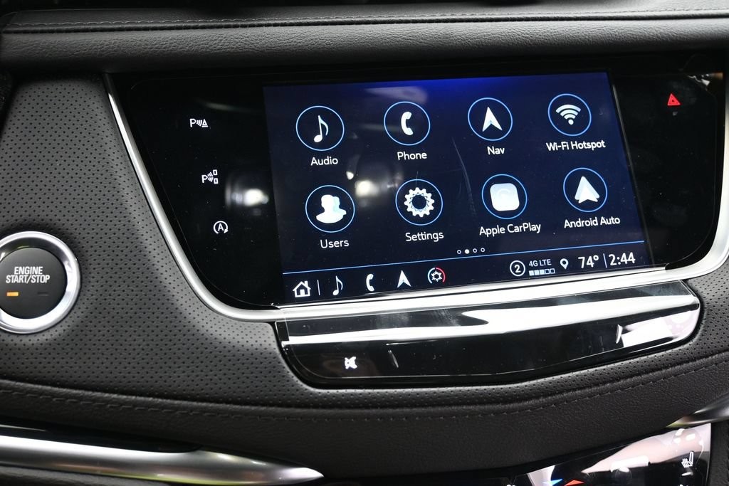 Cadillac XT5 Vehicle Full-screen Gallery Image 9