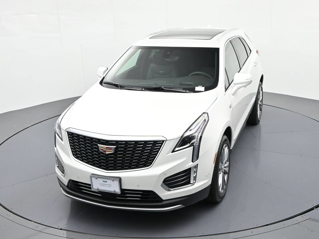 Cadillac XT5 Vehicle Full-screen Gallery Image 17