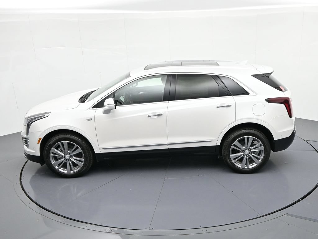 Cadillac XT5 Vehicle Full-screen Gallery Image 18