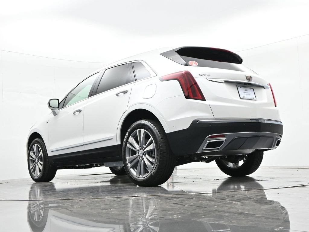 Cadillac XT5 Vehicle Full-screen Gallery Image 19