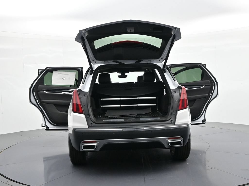 Cadillac XT5 Vehicle Full-screen Gallery Image 26