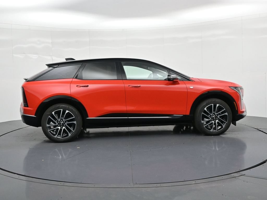 Cadillac OPTIQ Vehicle Full-screen Gallery Image 4