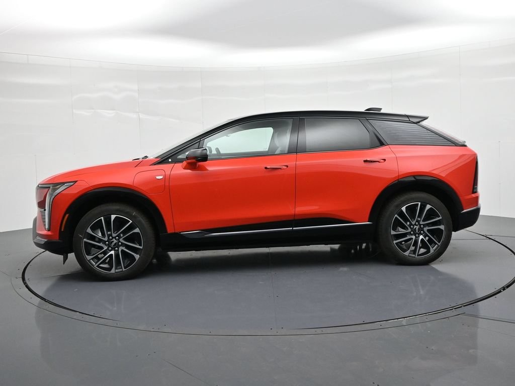 Cadillac OPTIQ Vehicle Full-screen Gallery Image 8